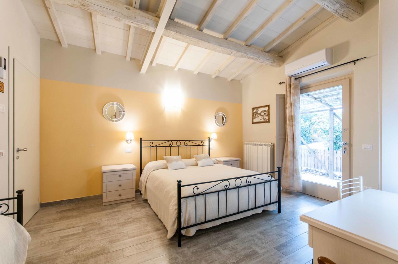 Il Lavandeto - Farmhouse In The City Siena Bagian luar foto